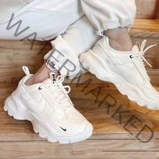 나이키 TC7900 우먼즈 써밋화이트